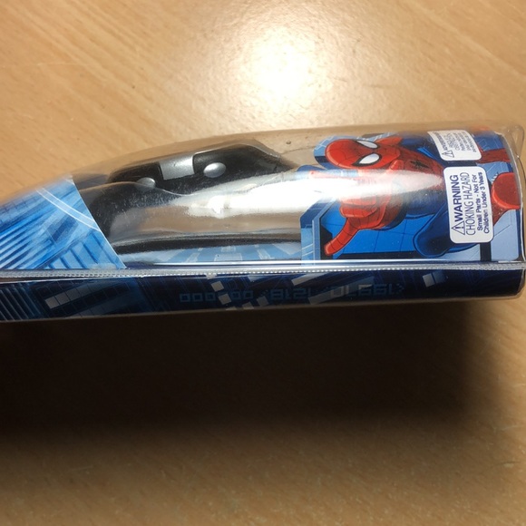 Ultimate Spider-Man LCD Watch - Picture 8 of 10